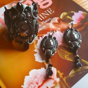 Vintage handmade bracelet and earrings set.